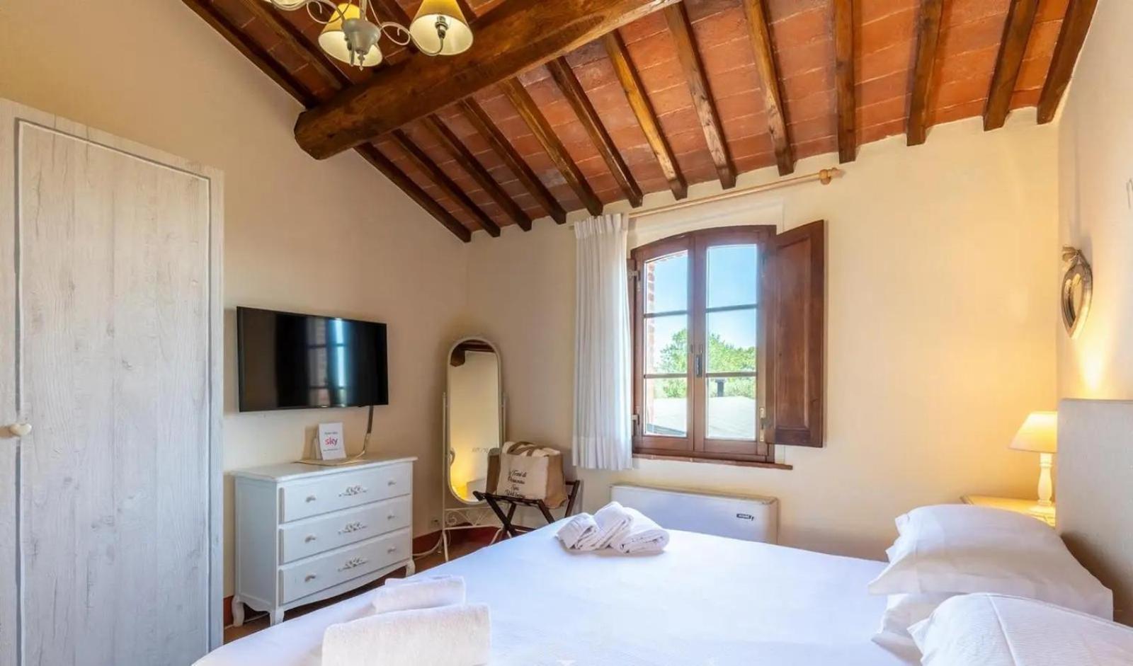Agriturismo Le Torri Di Porsenna Petrignano Del Lago Luaran gambar